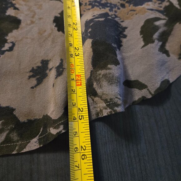 NWOT Gray Floral 100% Silk Button Down Shirt L 12-14 - Picture 5 of 10